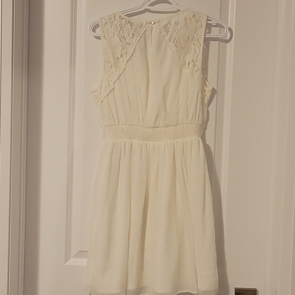 Vero Moda White Dress - Picture 3 of 6